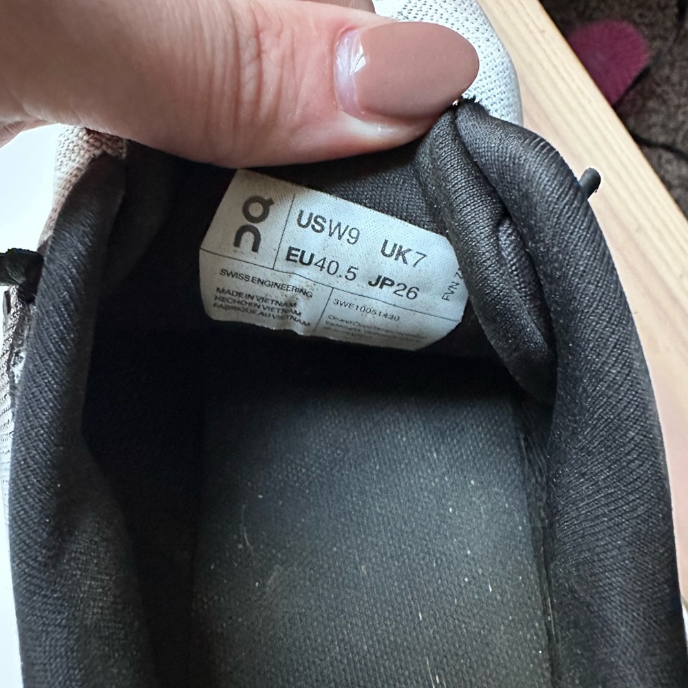 On Running Women's Cloudtilt Size 9 - Picture 4 of 4